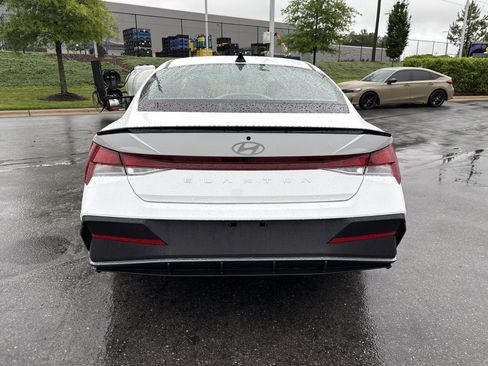 Used 2025 Hyundai Elantra Sport FWD image 8