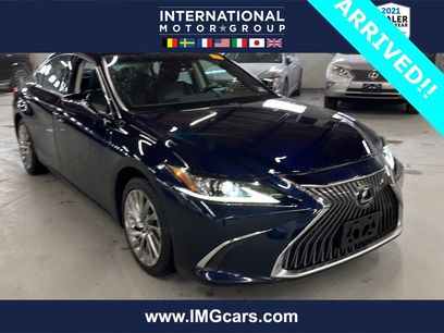 Used 2019 Lexus ES 350 Luxury w/ Accessory Package 2