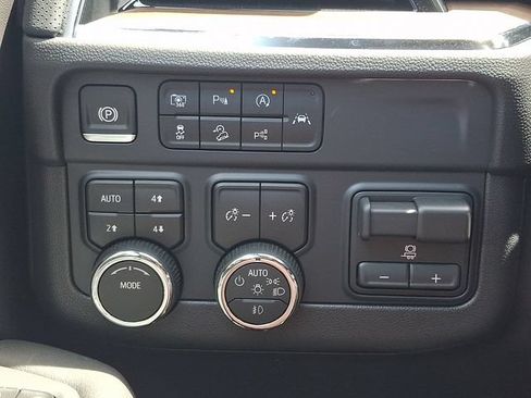 Used 2026 Chevrolet Suburban High Country w/ Sun And Tow Package AWD/4WD image 25