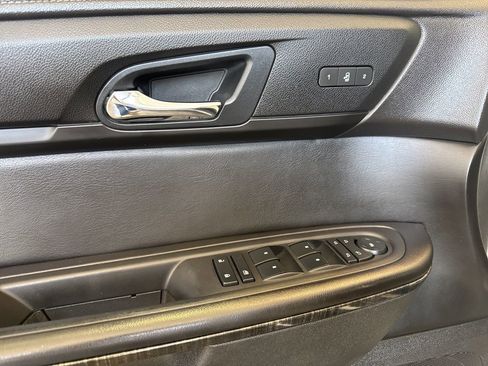 Used 2014 GMC Acadia SLT image 14