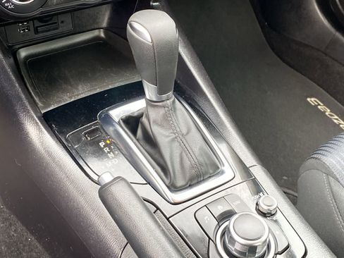 Used 2016 MAZDA MAZDA3 i Sport w/ Preferred Equipment Package image 36