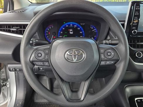 Used 2020 Toyota Corolla LE FWD image 26