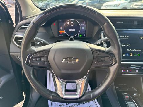 Used 2023 Chevrolet Bolt EUV Premier w/ Sun & Sound Package FWD image 28