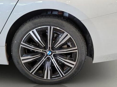 Used 2025 BMW 330i xDrive Sedan AWD/4WD image 25