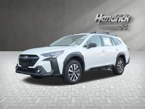 Certified 2025 Subaru Outback Premium image 5