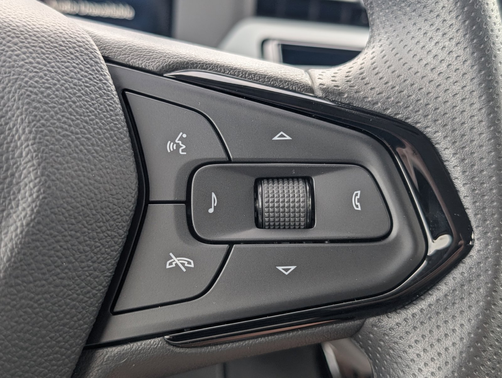 New 2027 Chevrolet Bolt LT FWD image 15