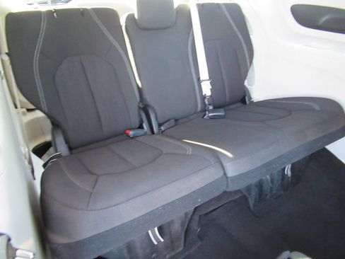 Certified 2023 Chrysler Voyager LX FWD image 31