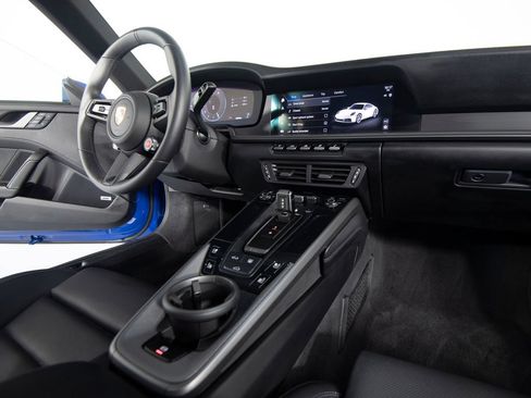 Certified 2025 Porsche 911 Carrera RWD image 37