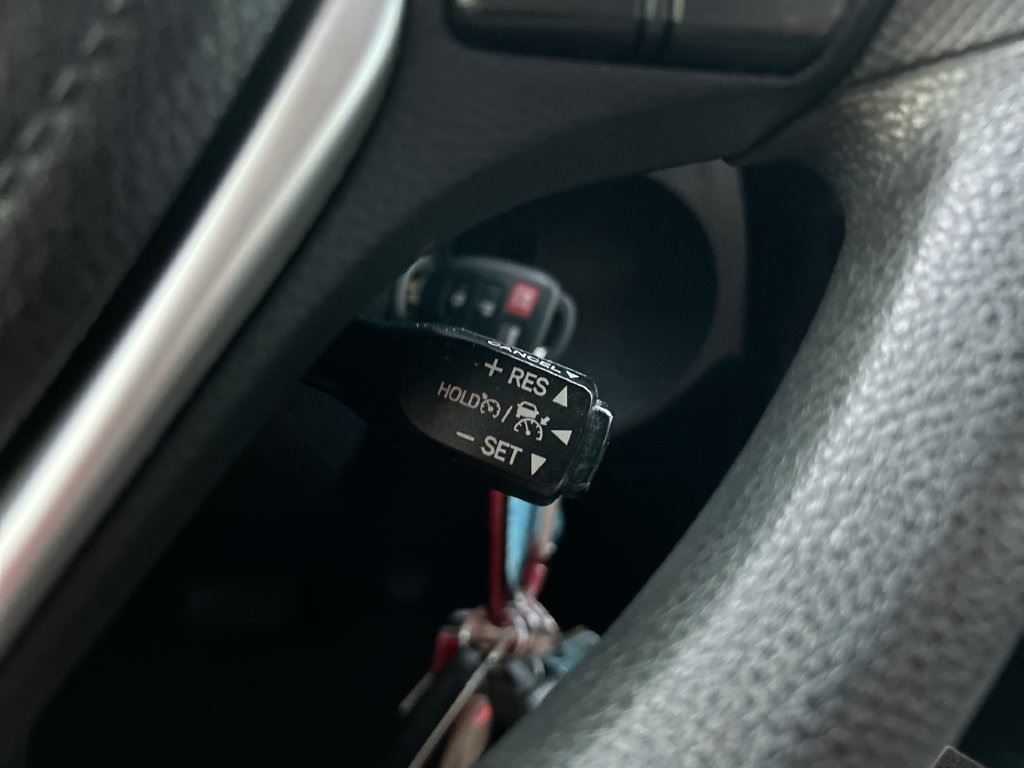 Used 2018 Toyota Corolla LE FWD image 17