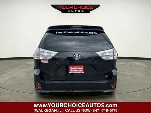 Used 2015 Toyota Sienna SE FWD image 4