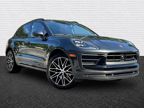 Used 2023 Porsche Macan AWD/4WD image 3