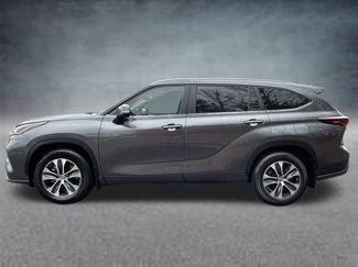 Used 2024 Toyota Highlander LE video 2