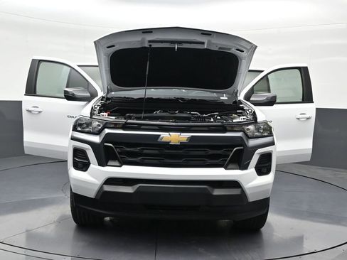 Used 2024 Chevrolet Colorado LT w/ LT Convenience Package image 39