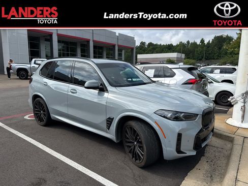 Used 2024 BMW X5 xDrive40i w/ M Sport Package AWD/4WD image 1