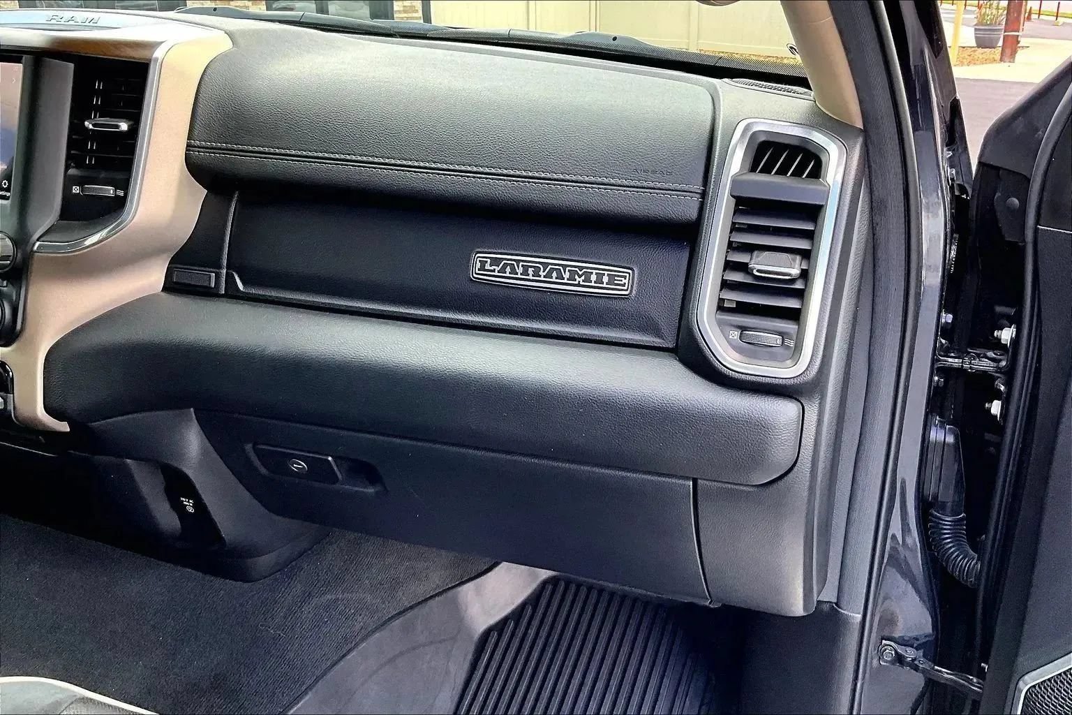 Used 2021 RAM 1500 Laramie RWD image 16