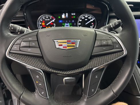 Used 2025 Cadillac XT5 Sportv image 12