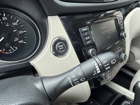 Used 2021 Nissan Rogue Sport SV w/ Technology Package AWD/4WD image 31