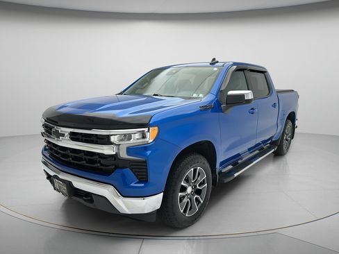 Used 2023 Chevrolet Silverado 1500 LT AWD/4WD image 3