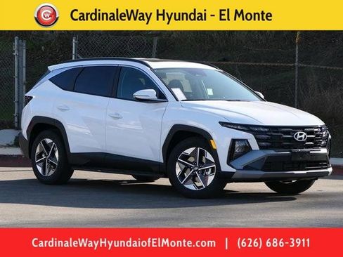 New 2025 Hyundai Tucson SEL image 1