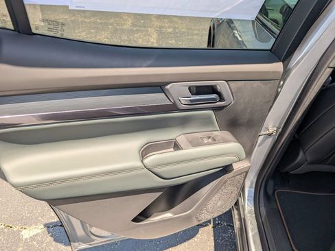 New 2026 GMC Terrain AT4 w/ Technology Package II AWD/4WD image 12
