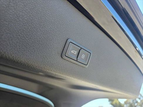 Used 2023 Audi e-tron S Prestige w/ Prestige Package AWD/4WD image 15