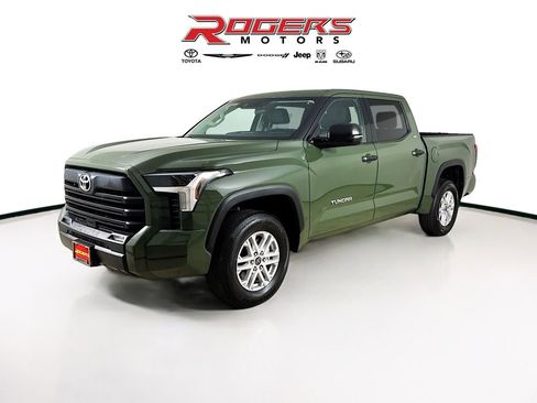 Used 2023 Toyota Tundra SR5 w/ SR5 Convenience Package image 3