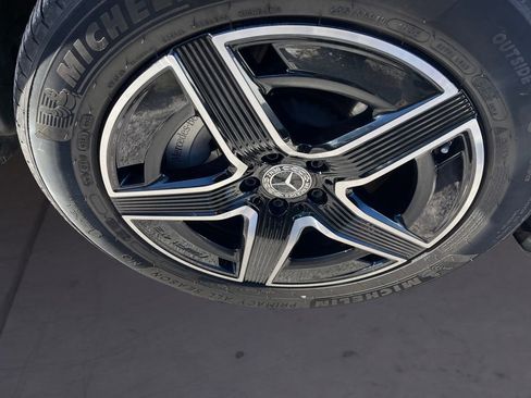 Certified 2025 Mercedes-Benz GLC 300 4MATIC image 10