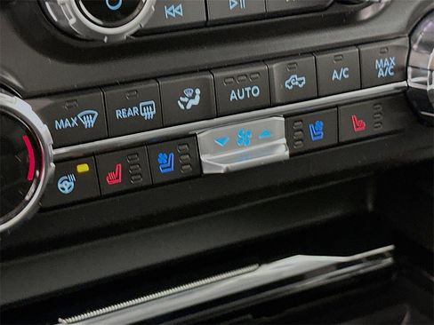 New 2026 Ford F250 Lariat w/ Black Appearance Package image 23