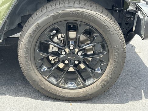Used 2021 Jeep Wrangler Unlimited Sahara AWD/4WD image 12