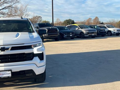 Used 2025 Chevrolet Silverado 1500 RST w/ Z71 Off-Road Package image 3