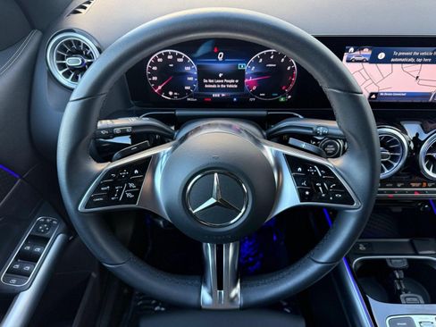 Used 2025 Mercedes-Benz GLA 250 image 10