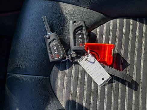 Used 2021 Toyota Camry SE image 57