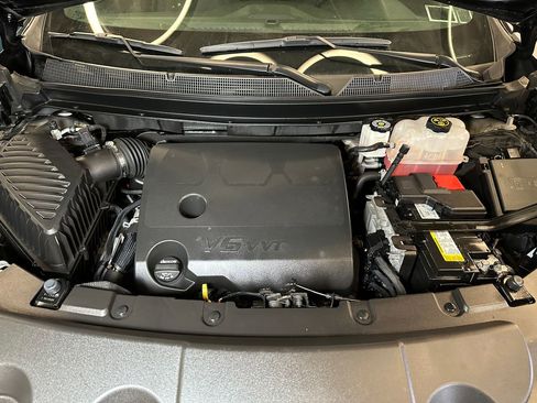 Used 2023 Chevrolet Traverse LT AWD/4WD image 23