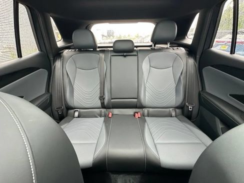 Certified 2025 Volkswagen Tiguan SE R-Line AWD/4WD image 24