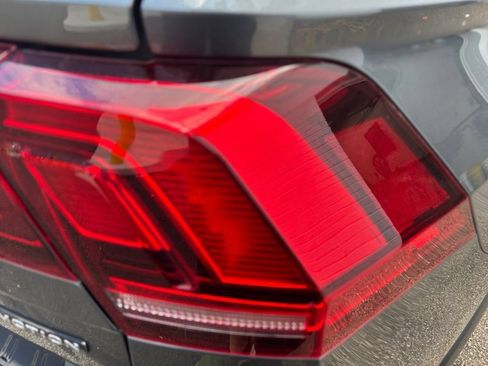 Used 2024 Volkswagen Tiguan SE R-Line AWD/4WD image 8
