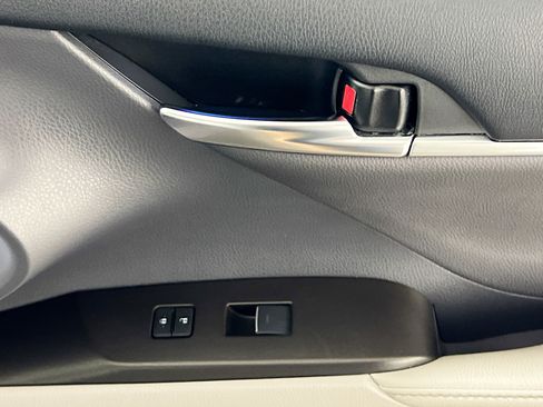 Used 2023 Toyota Camry XLE image 32