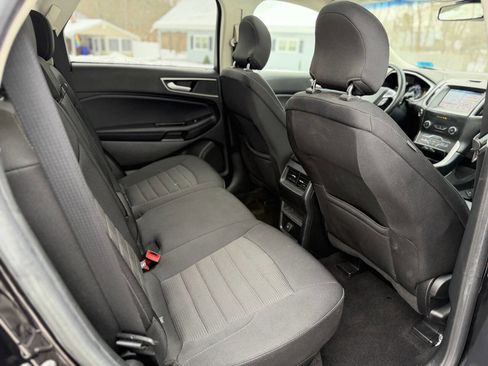 Used 2019 Ford Edge SEL image 9