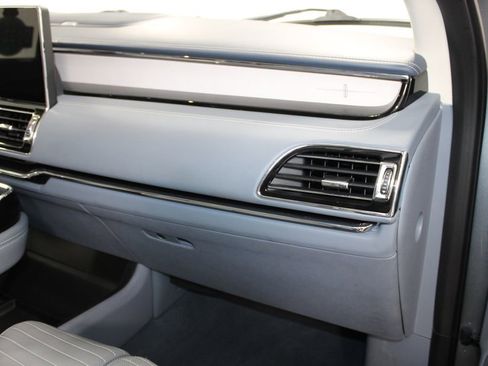 Used 2023 Lincoln Navigator L Black Label image 33