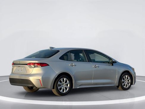 Used 2024 Toyota Corolla LE FWD image 4