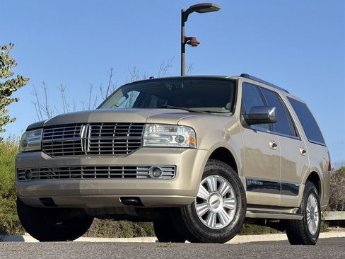 Used 2008 Lincoln Navigator 2WD image 1
