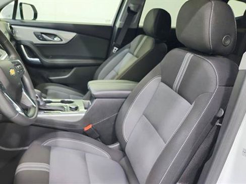 Used 2025 Chevrolet Blazer LT FWD image 11