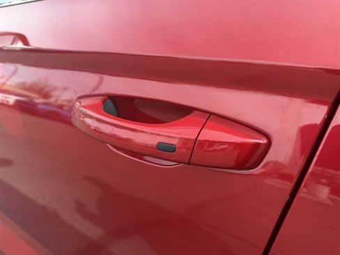 Used 2022 Volkswagen Taos SE image 14