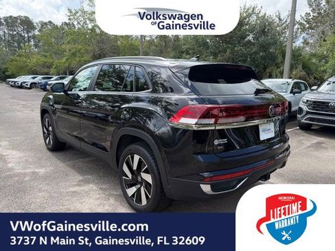 Certified 2025 Volkswagen Atlas Cross Sport SE AWD/4WD image 4
