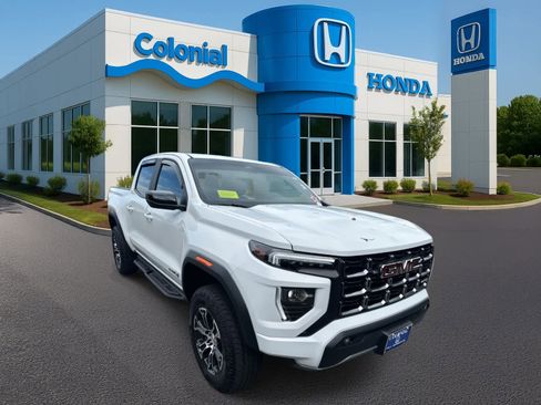 Used 2024 GMC Canyon AT4 w/ Canyon Safety Plus Package image 9