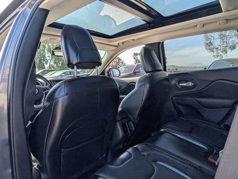 Used 2016 Jeep Cherokee High Altitude w/ Luxury Group FWD image 13