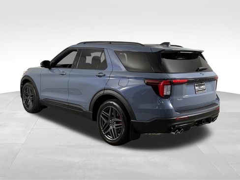 Used 2025 Ford Explorer ST AWD/4WD image 8