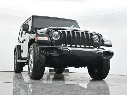 Used 2021 Jeep Wrangler Unlimited Sahara AWD/4WD image 44
