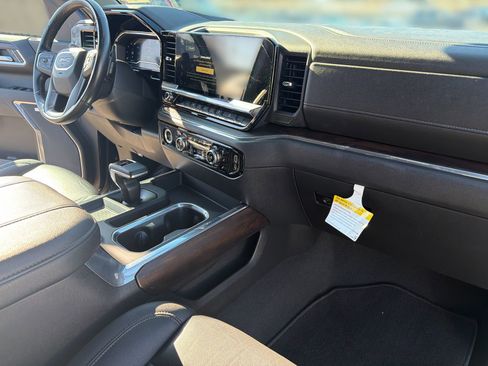 Certified 2023 GMC Sierra 1500 SLT image 34