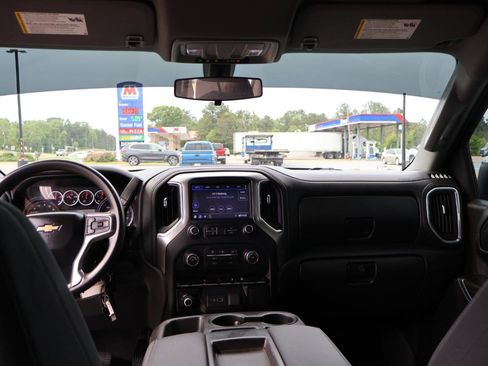 Used 2020 Chevrolet Silverado 1500 LT w/ Remote Start Package AWD/4WD image 11