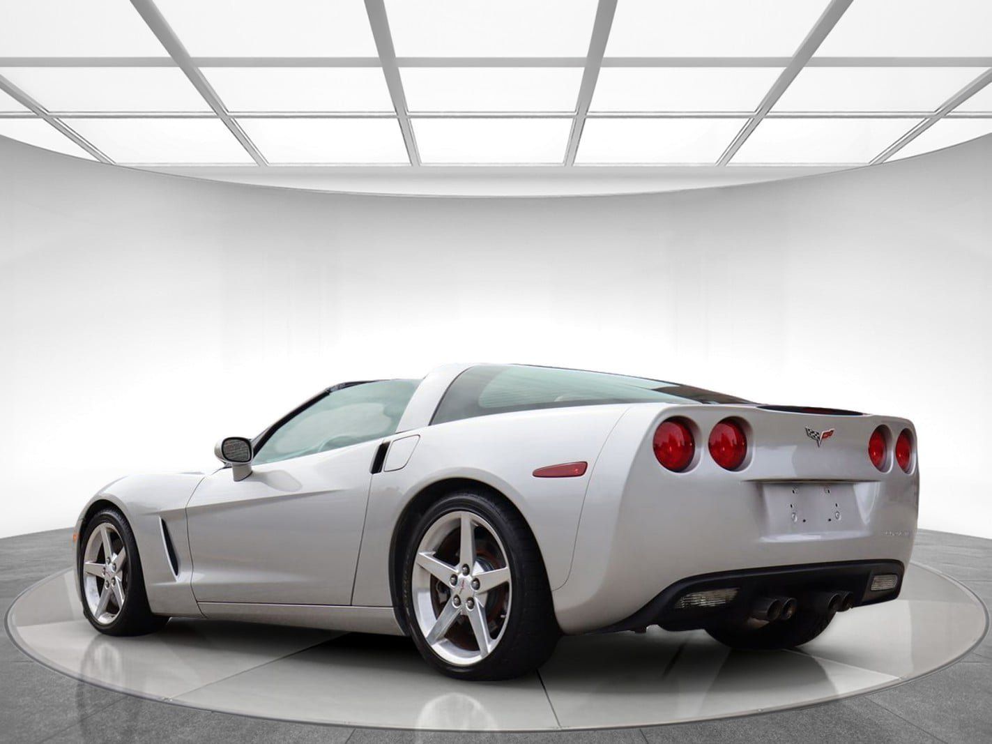 Used 2005 Chevrolet Corvette Coupe w/ Performance Handling Package RWD image 8